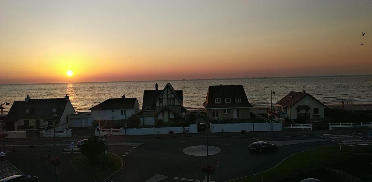 Appartement Neuf Beautiful Villers 1-4 Pers Avec Parking Prive Et A 200 M Plage Exterior photo